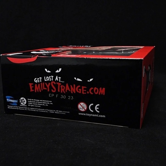 SDCC 2023 Exclusive Toynami Emily The Strange Bendy Action Figure Mystery Cat - Picture 6 of 6